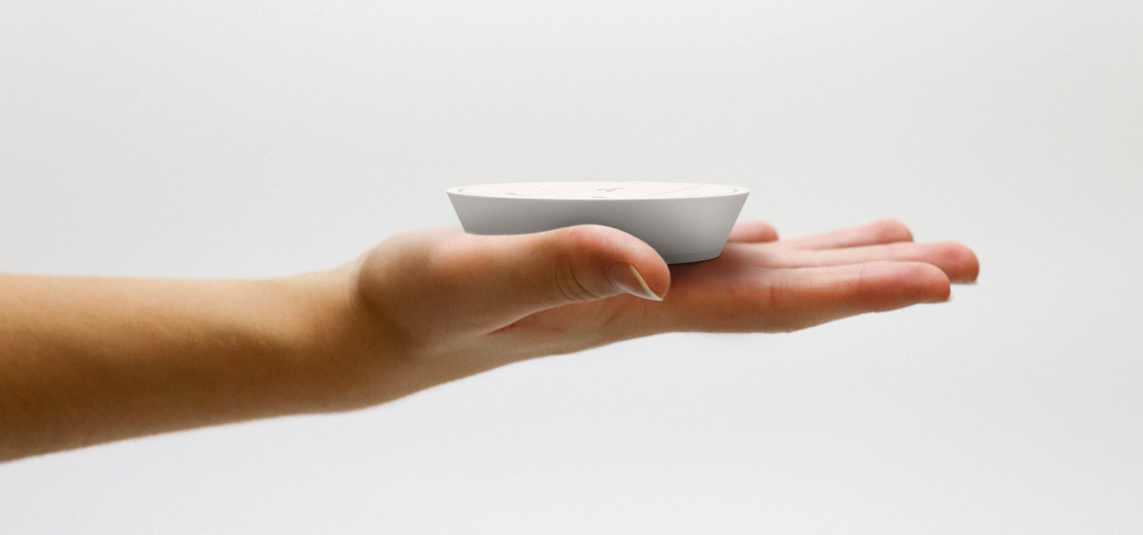 HAND-2-SIDE-TINYPNG